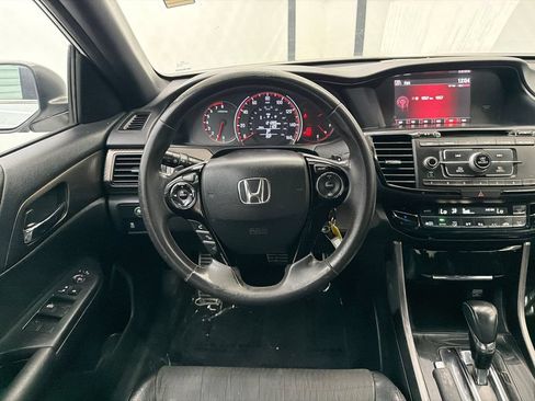 Used 2017 Honda Accord Sport image 21