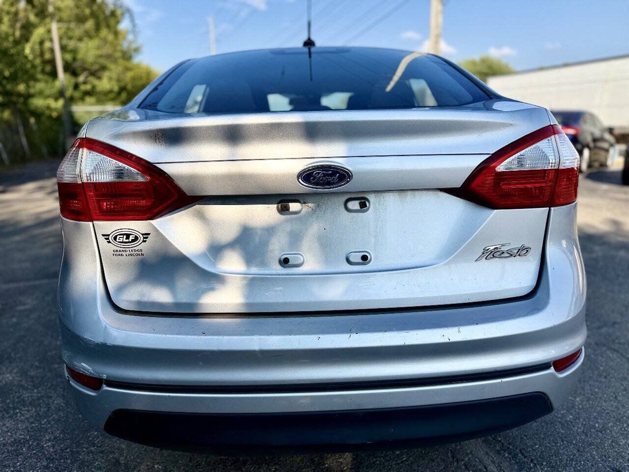 Used 2014 Ford Fiesta S FWD image 4