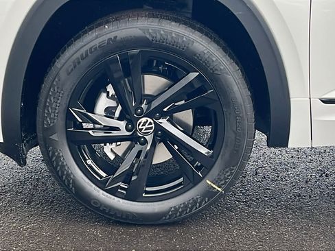 New 2026 Volkswagen Atlas Cross Sport SEL R-Line AWD/4WD image 9