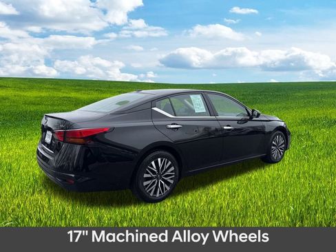 Used 2023 Nissan Altima 2.5 SV image 5