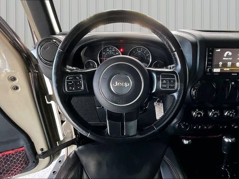 Used 2017 Jeep Wrangler Rubicon w/ Quick Order Package 24Z Recon AWD/4WD image 8