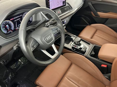 Used 2023 Audi Q5 e Premium Plus w/ Premium Plus Package image 9