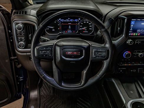 Used 2022 GMC Sierra 2500 AT4 w/ AT4 Premium Plus Package image 18