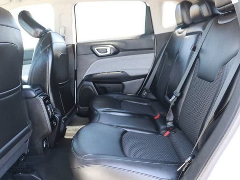 Used 2022 Jeep Compass Latitude FWD image 13