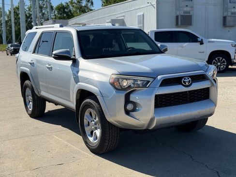 Used 2016 Toyota 4Runner SR5 Premium AWD/4WD image 4