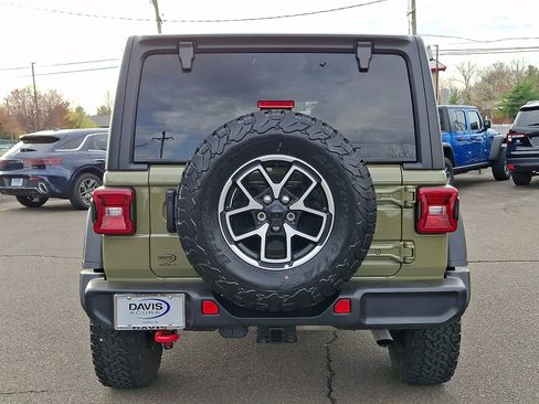 Used 2025 Jeep Wrangler Unlimited Rubicon image 5