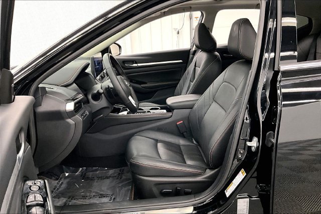 Used 2025 Nissan Altima 2.5 SR w/ SR Premium Package AWD/4WD image 24