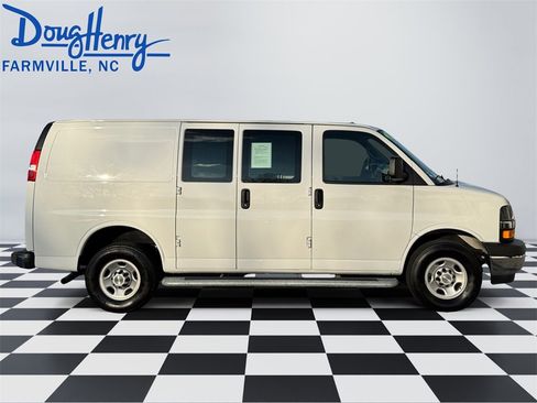 Used 2024 Chevrolet Express 2500 w/ Driver Convenience Package image 6