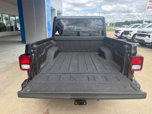 Used 2022 Jeep Gladiator Sport AWD/4WD image 26
