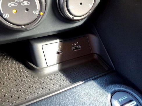 Used 2024 Nissan Z Performance w/ Floor Mat Package image 28