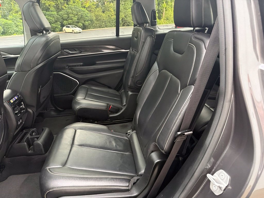 Used 2022 Jeep Grand Cherokee L Limited AWD/4WD image 43