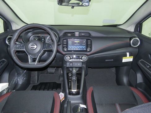 New 2025 Nissan Versa SR w/ Trunk Package FWD image 10