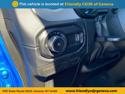 Used 2024 Jeep Wrangler Sahara image 21