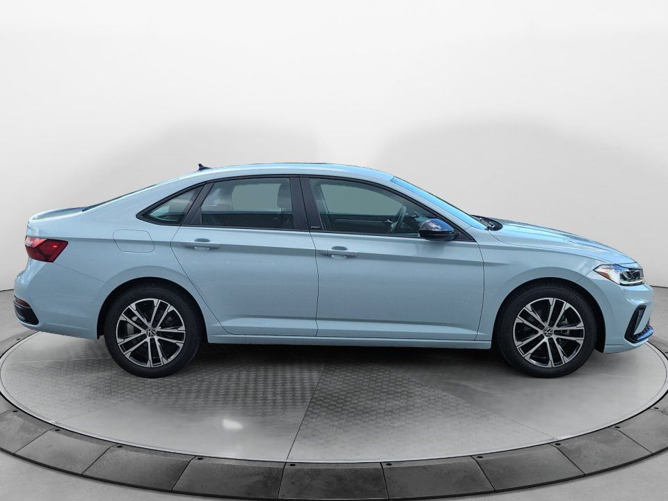Certified 2026 Volkswagen Jetta Sport FWD image 8