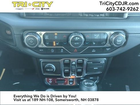 New 2026 Jeep Wrangler Unlimited Rubicon image 17