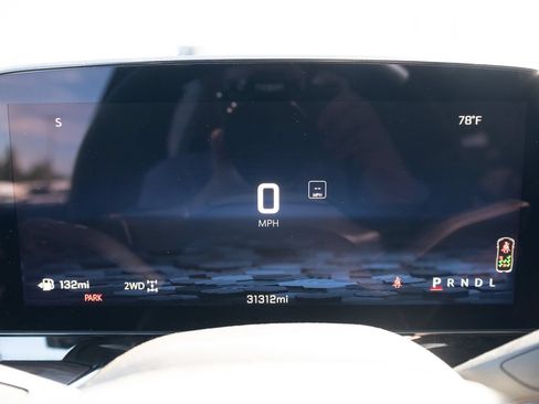Used 2025 Chevrolet Suburban Z71 AWD/4WD image 6