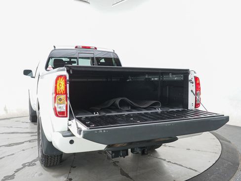 Used 2017 Nissan Frontier PRO-4X AWD/4WD image 13
