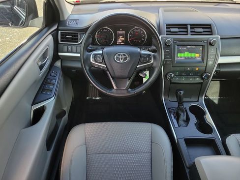 Used 2015 Toyota Camry SE image 13
