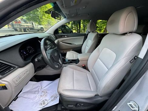 Used 2017 Hyundai Tucson Sport FWD image 11