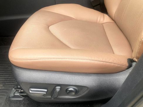 Used 2025 Toyota Grand Highlander AWD image 10