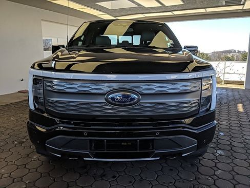 Used 2022 Ford F150 Lightning Lariat image 2