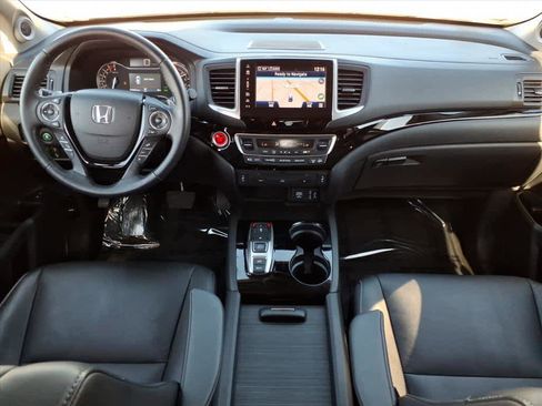 Used 2018 Honda Pilot Touring image 32