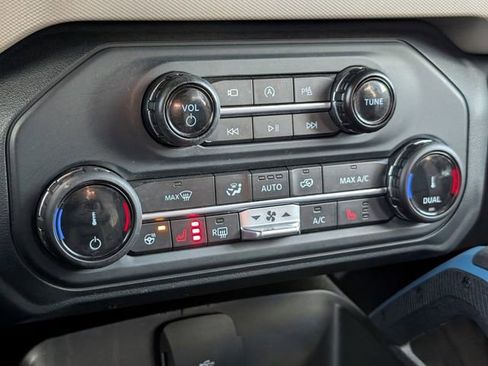 Used 2022 Ford Bronco Wildtrak image 17