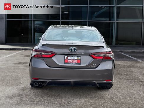 Used 2024 Toyota Camry SE FWD image 9