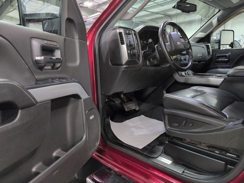 Used 2019 Chevrolet Silverado 2500 LTZ w/ Duramax Plus Package AWD/4WD image 9
