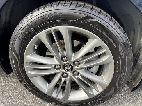 Used 2015 Toyota Camry SE image 25