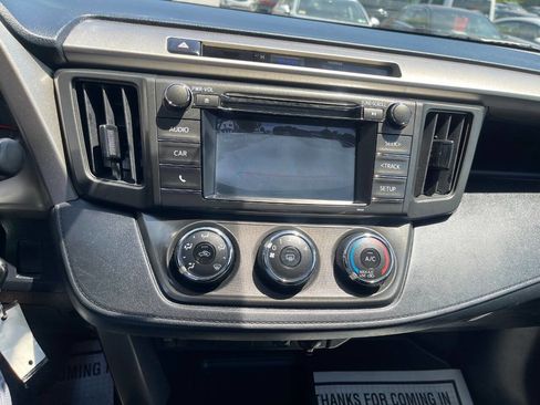 Used 2015 Toyota RAV4 LE AWD/4WD image 18