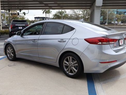 Used 2017 Hyundai Elantra SE image 4