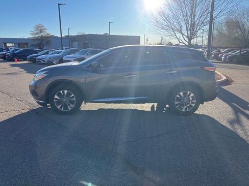 Used 2017 Nissan Murano S image 4