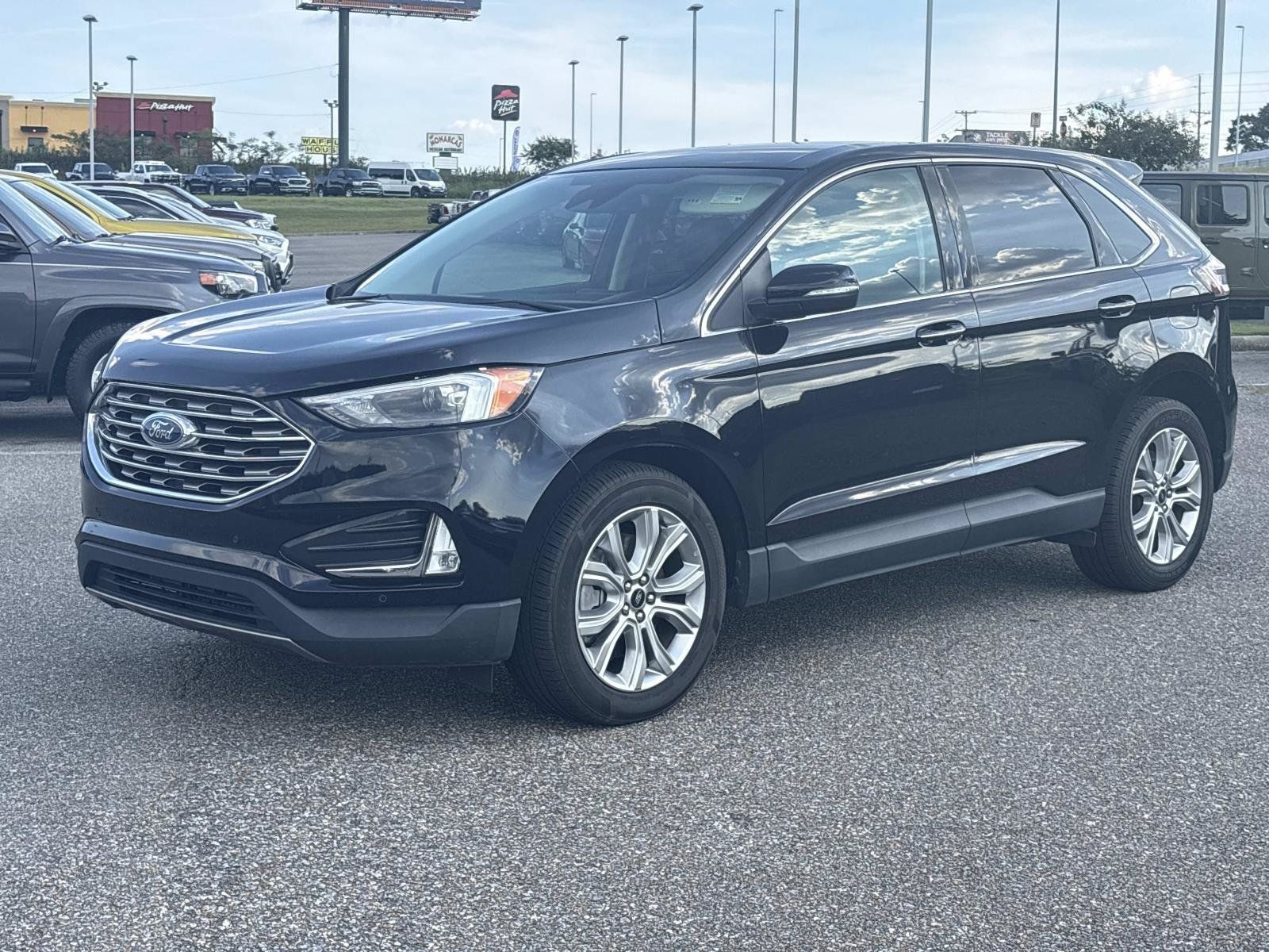 Used 2024 Ford Edge Titanium AWD/4WD image 1