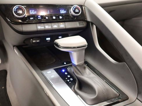 Used 2025 Hyundai Elantra Sport image 9