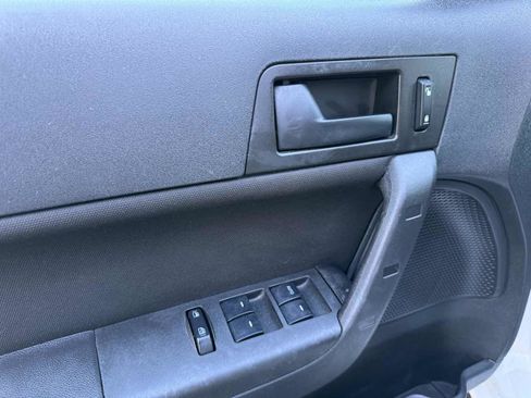 Used 2011 Ford Focus SE image 20