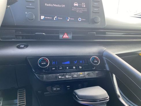 Certified 2025 Hyundai Elantra Sport image 17