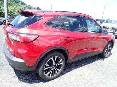 Used 2022 Ford Escape SE w/ SE Sport Appearance Package AWD/4WD image 8