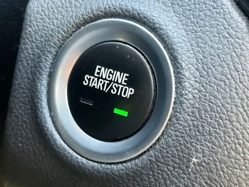 Used 2019 Buick Envision Essence FWD image 13