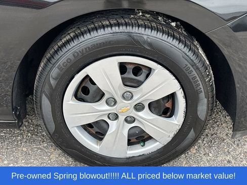 Used 2018 Chevrolet Cruze LS FWD image 12