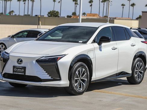 Used 2024 Lexus RZ 300e Premium FWD image 3