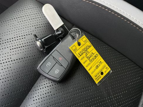 Used 2024 Buick Envision Sport Touring image 22