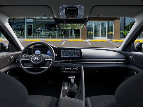 New 2025 Hyundai Elantra SEL image 11