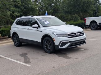 Used 2024 Volkswagen Tiguan SE w/ Panoramic Sunroof Package AWD/4WD video 1