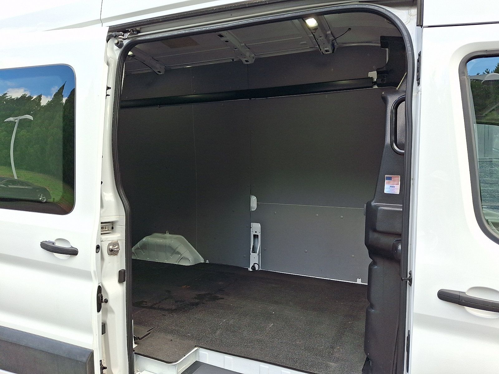 Used 2022 Ford E-Transit 148 High Roof Extended RWD image 13