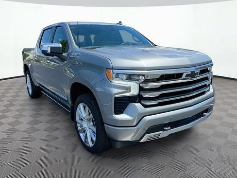 Used 2025 Chevrolet Silverado 1500 High Country AWD/4WD image 3