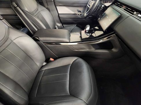Used 2024 Land Rover Range Rover Sport SE AWD/4WD image 3