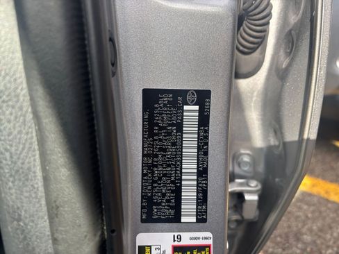 Used 2025 Toyota Camry LE image 28