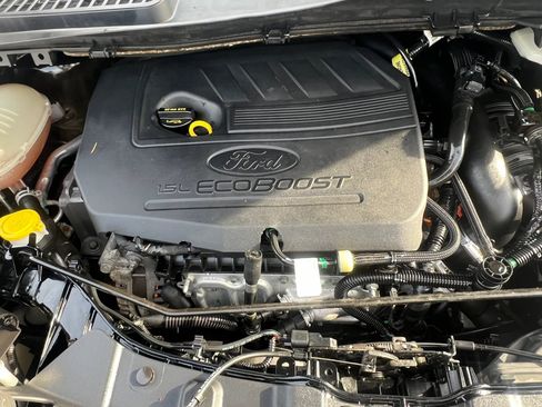Used 2018 Ford Escape SE w/ SE Sync 3 Package AWD/4WD image 34