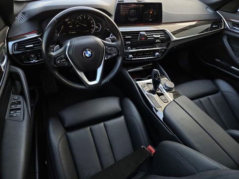 Used 2018 BMW 530i w/ Premium Package image 15